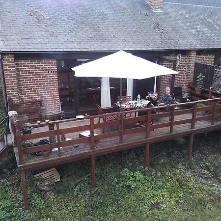 Maison Au Calme Dans Un Domaine Boise Ferienhaus Hastiere-par-dela