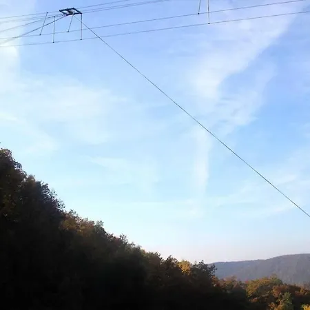 Maison Au Calme Dans Un Domaine Boise Hastiere-par-dela