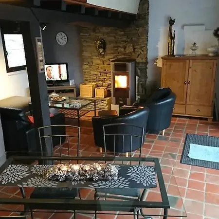 Maison Au Calme Dans Un Domaine Boise Ferienhaus