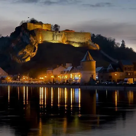 Ferienhaus Maison Au Calme Dans Un Domaine Boise Hastiere-par-dela