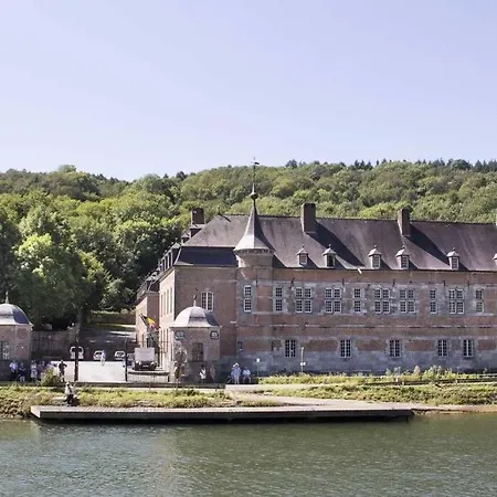 Ferienhaus Maison Au Calme Dans Un Domaine Boise Hastiere-par-dela